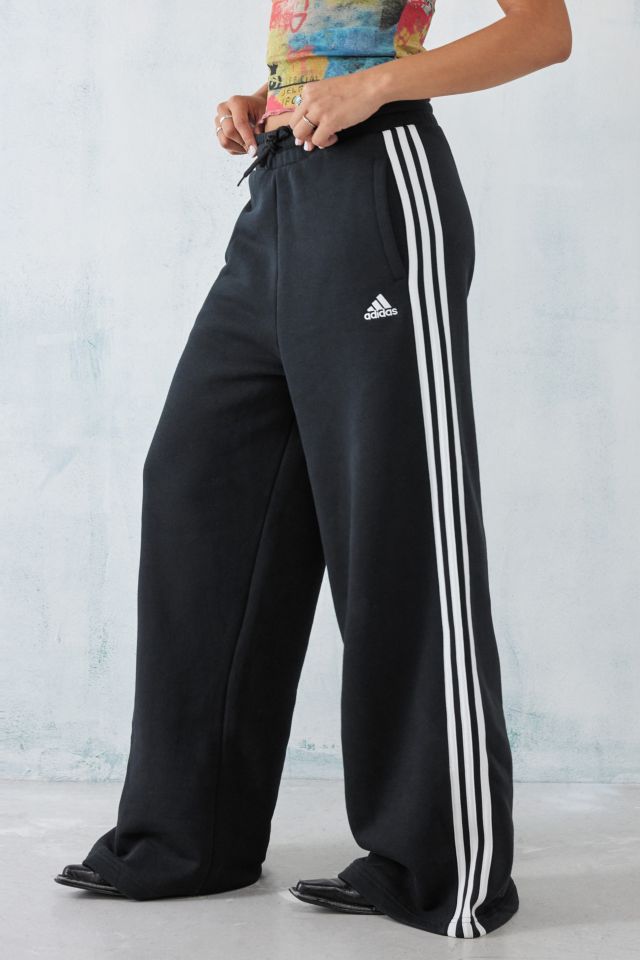 Womens adidas Originals Wide Leg Relaxed Joggers - Black  Adidas pants  outfit, Adidas joggers outfit, Joggers outfit