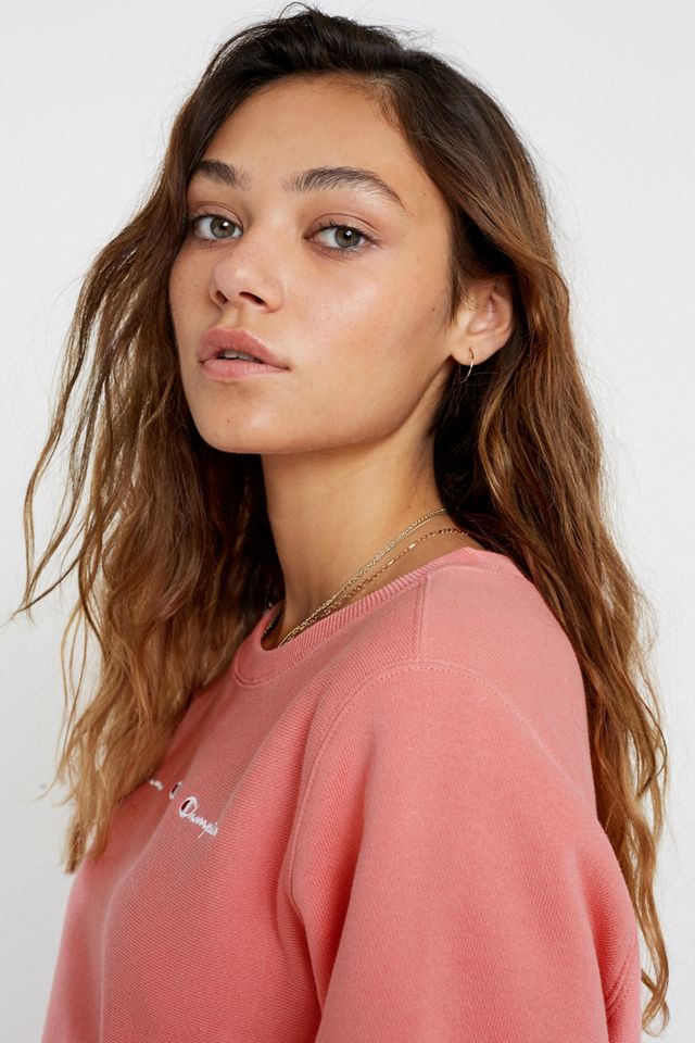 Champion/UO Exclusive – Sweatshirt mit Rundhalsausschnitt und dreifachem Schriftzug in Rosa #1
