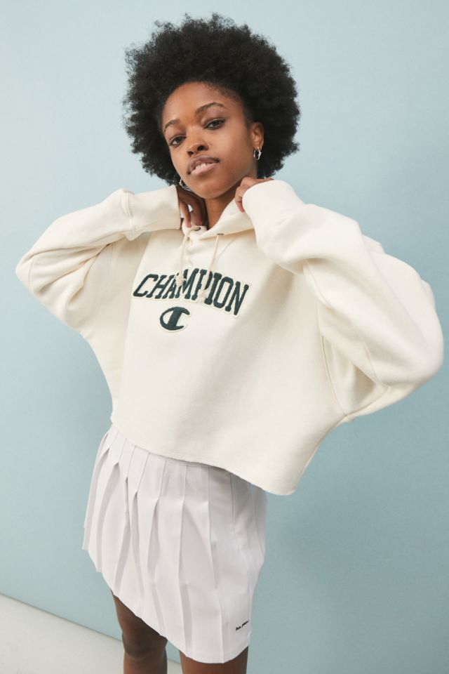 Urban outfitters 2024 champion cropped hoodie