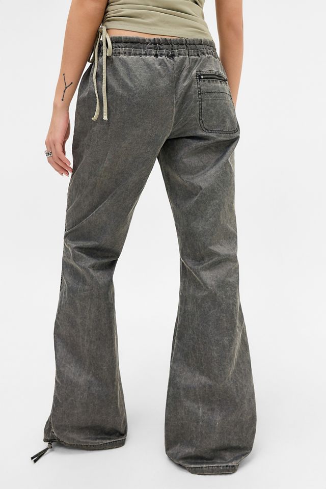 Jaded London Pantaloni Cargo a Zampa in Raso Lavato Vire #4