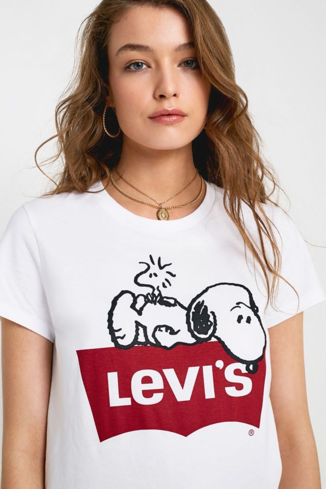 Levis t shirt clearance with snoopy