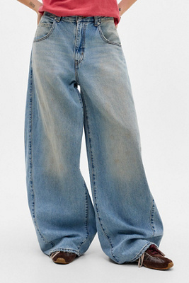 LEVI’S(R)for JS SUPER BAGGY BARREL LONG Levi's Super Baggy Barrel Jeans | Urban Outfitters UK