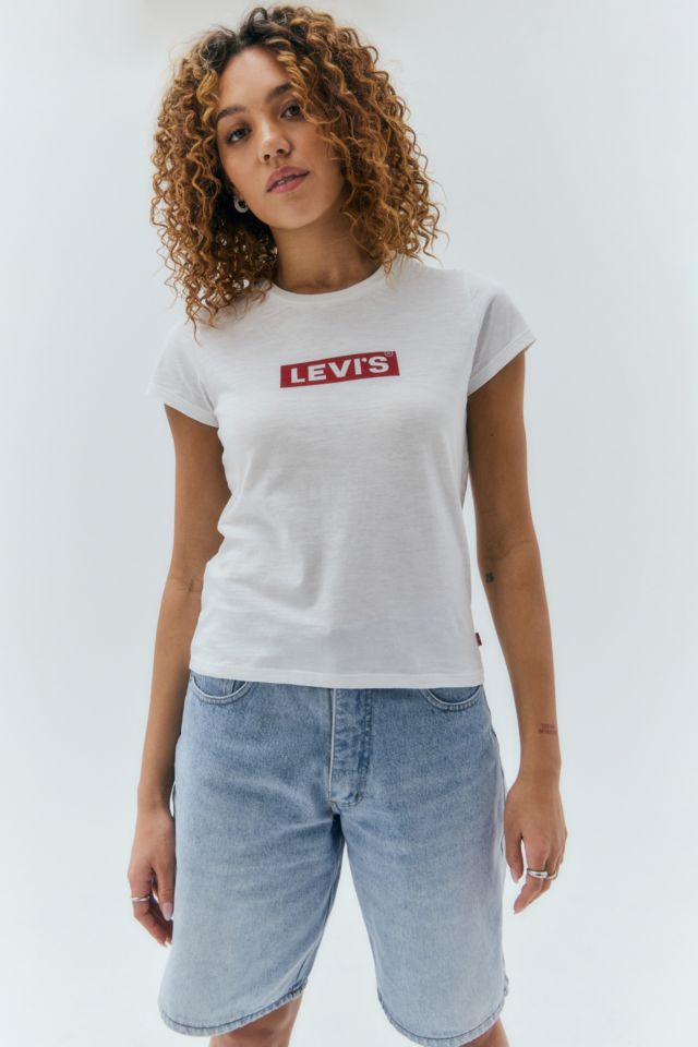 Levi's Box Tab Graphic T-Shirt | Urban Outfitters UK