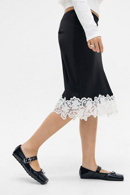 Lioness Anchored Skirt - Black M at Urban Outfitters