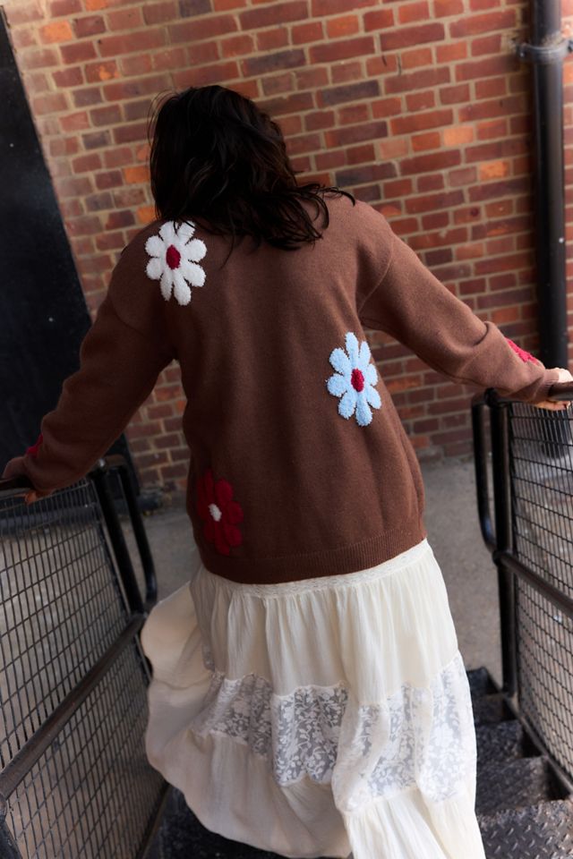 Daisy Street UO Exklusive Strickjacke mit Blumenapplikationen #3