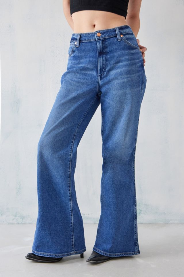 Wrangler Smoke Sea Bonnie Jeans | Urban Outfitters UK