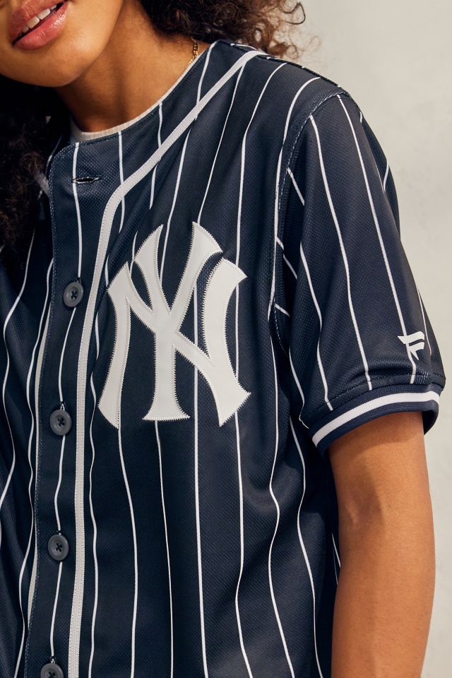 basket4ballers - NY VIBES La chemise MLB des New York Yankees pour femmes  est disponible dès maintenant sur Basket4allers.com. Nike Baseball-shirt MLB  Womens New York Yankees 