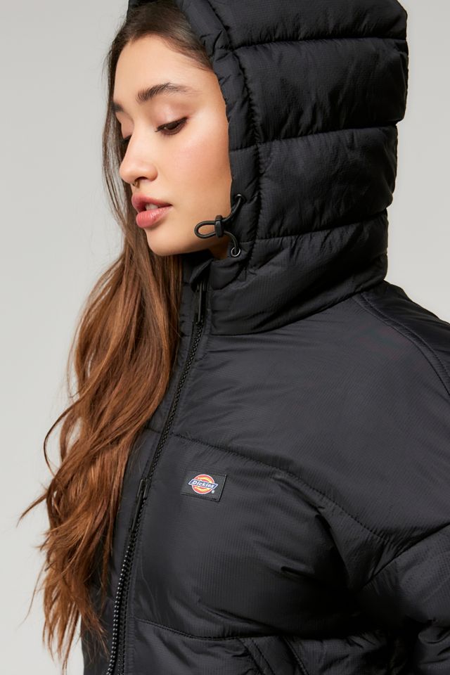 Giacca con collo alto, la tendenza inverno 2025 2026