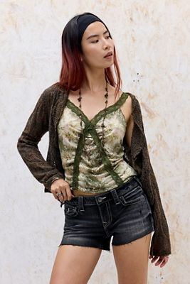 True Religion Shorts Negros de Tiro Bajo con Solapa