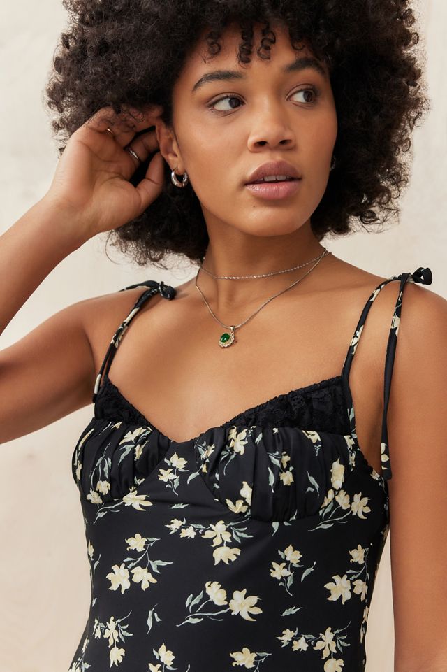 Kiss The Sky Vestido Midi Floral Iris Exclusivo de UO #2