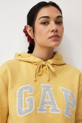 Sweat à capuche zippé GAP Rose Heritage Logo | Urban Outfitters FR