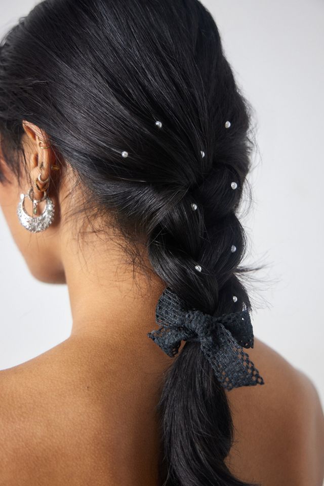 Trend: Pearl barrettes