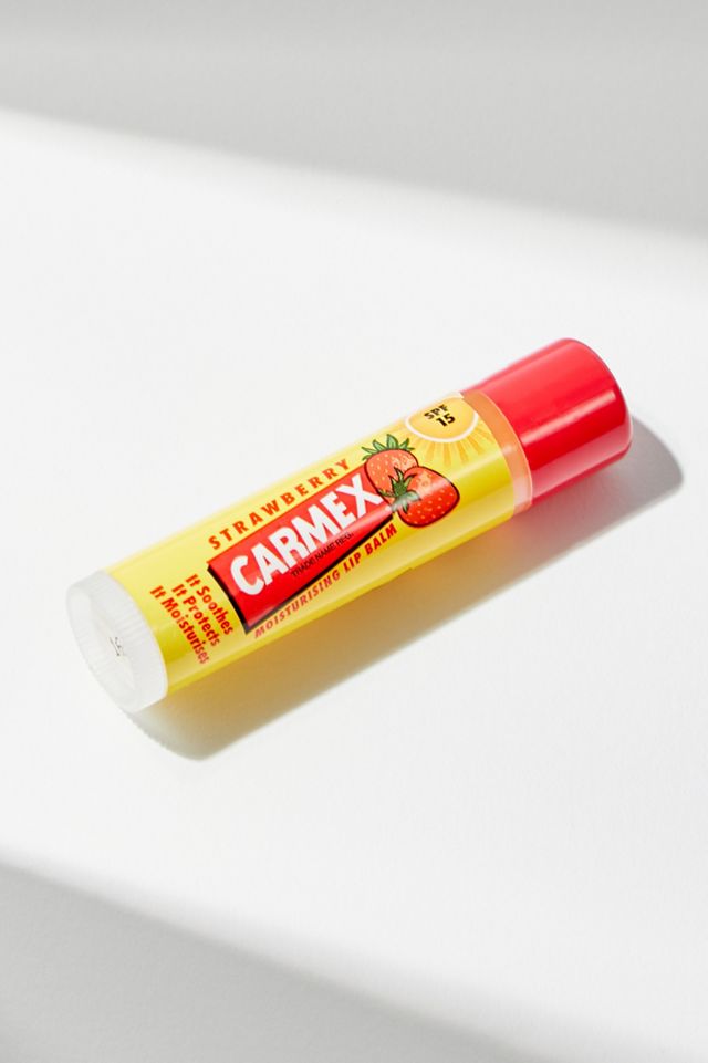 carmex-strawberry-spf15-lip-balm-stick-urban-outfitters-uk