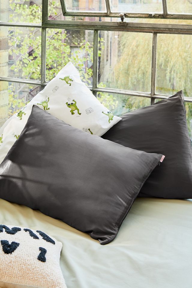 Kitsch Aura Satin Pillowcase | Urban Outfitters UK