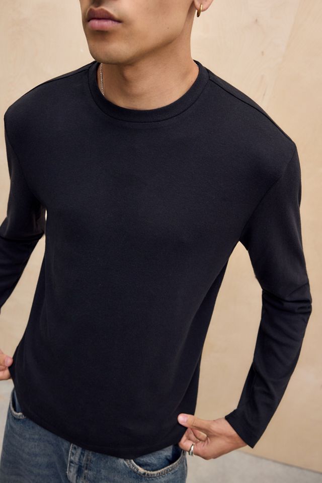 UO Camiseta Negra de Manga Larga Ajustada #2