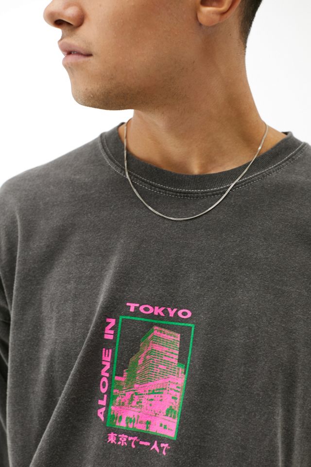 UO – Longsleeve „Alone In Tokyo“ in Schwarz mit Landschaftsprint #3
