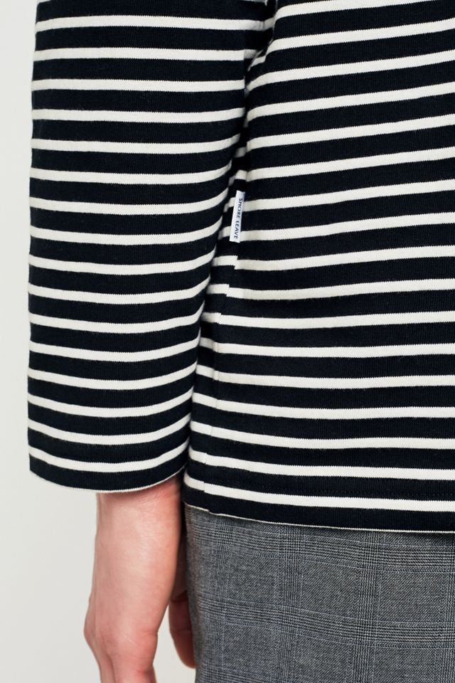 UO Black and Ecru Striped Rose Long-Sleeve T-shirt #5