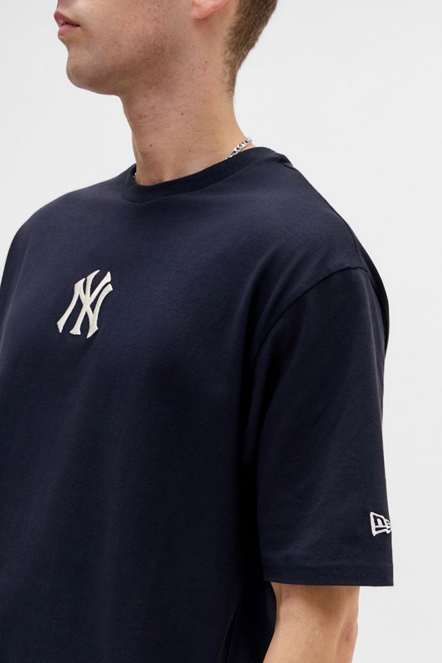 New Era UO Exclusive New York Yankees Embroidered T-Shirt #2
