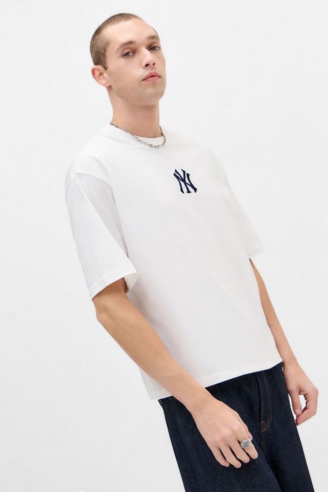 New Era UO Exclusive Weißes New York Yankees T-Shirt mit Stickerei #2