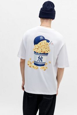 T-shirt New Era bianca con grafica alimentare MLB