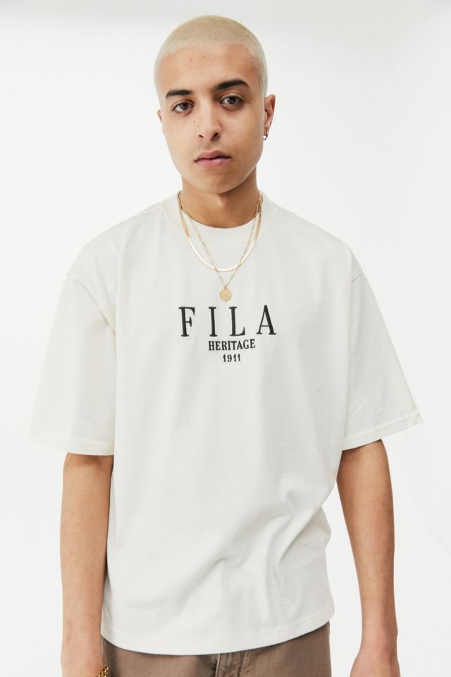 hensynsløs marts Gør gulvet rent FILA UO Exclusive Gardenia Logo T-Shirt | Urban Outfitters UK