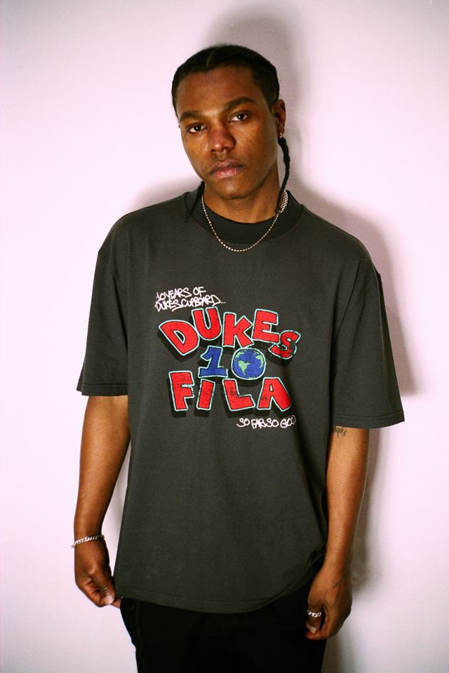 rack absolutte konkurrenter FILA x Dukes Cupboard UO Exclusive Black T-Shirt | Urban Outfitters UK