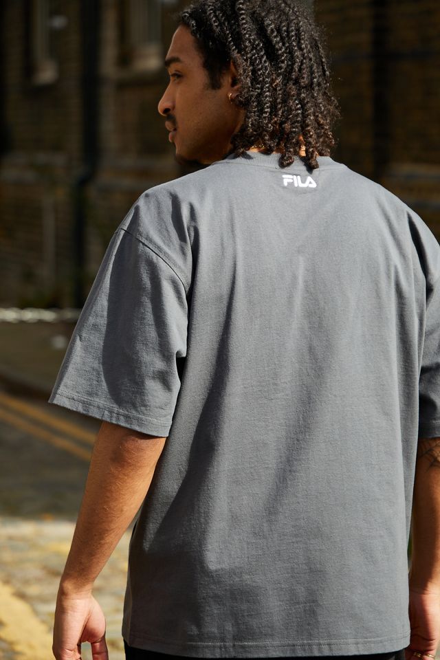 T-shirt noir FILA x Dukes Cupboard exclusif UO #5