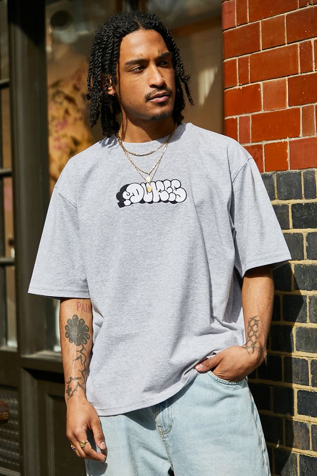 FILA x Dukes Cupboard UO Exklusives Graues T-Shirt #1