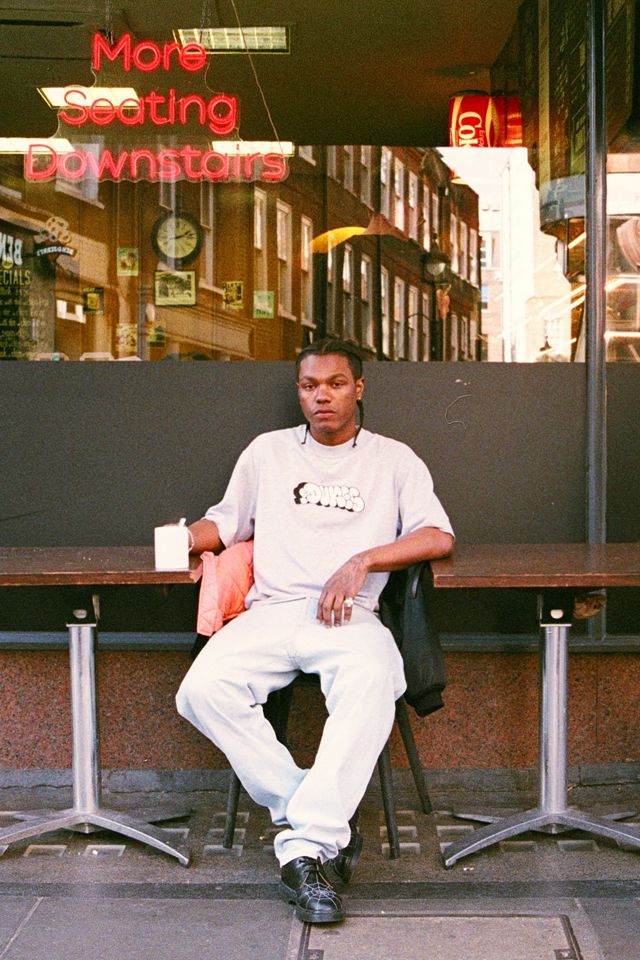 FILA x Dukes Cupboard UO Exklusives Graues T-Shirt #2