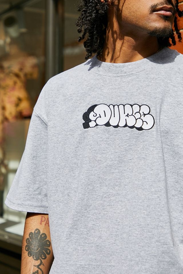 FILA x Dukes Cupboard UO Exklusives Graues T-Shirt #4