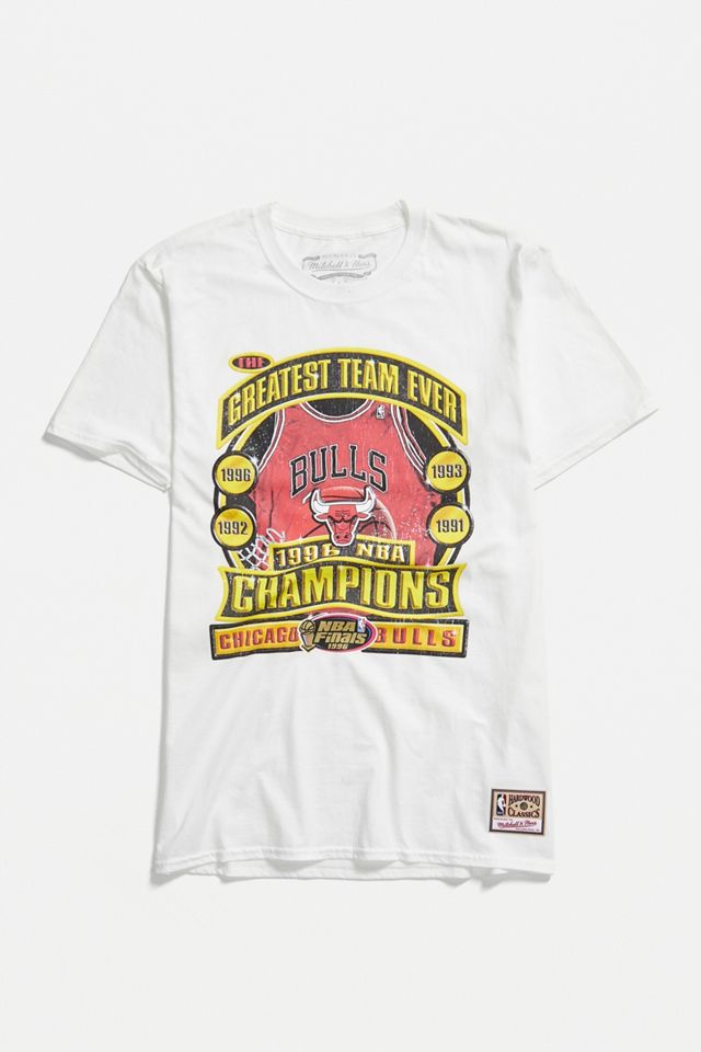 Mitchell Ness Nba Chicago Bulls T Shirt Urban Outfitters Uk