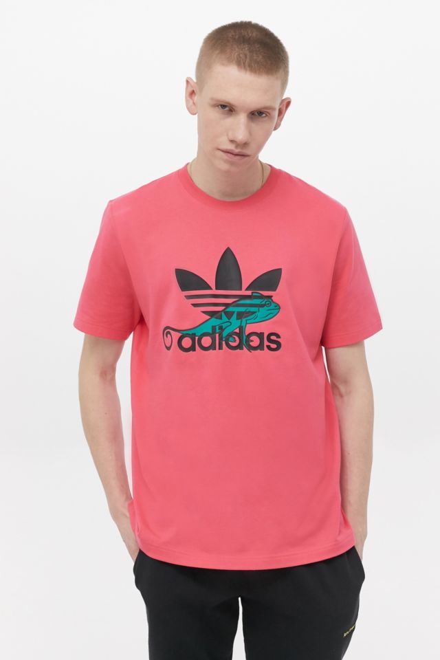 adidas Chameleon Trefoil Super Pink T-Shirt | Urban Outfitters UK