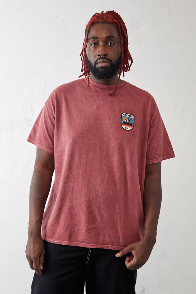 UO Kastanienbraun Ski Club T-Shirt #1