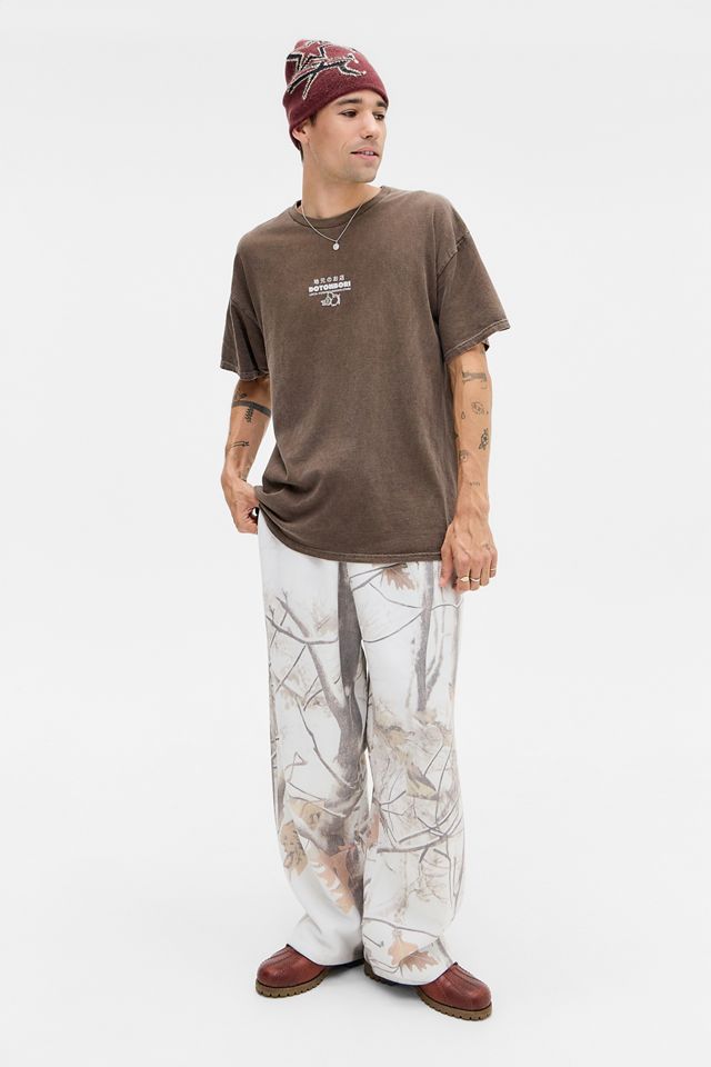 UO Braunes Dotonbori T-Shirt