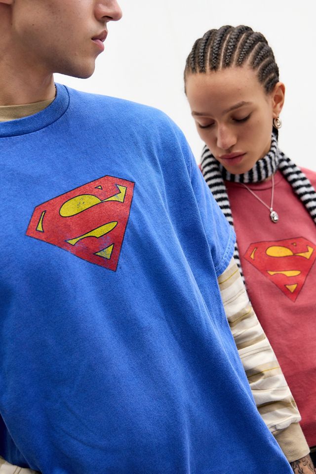 Camiseta Gráfica con Logo de Superman de UO #4