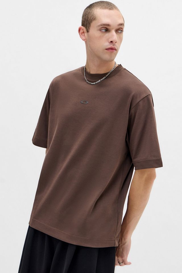 Camiseta Oakley UO Exclusiva Marrón Cacao Illus #1