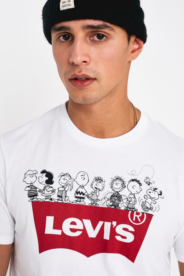 Levis t shirt outlet snoopy