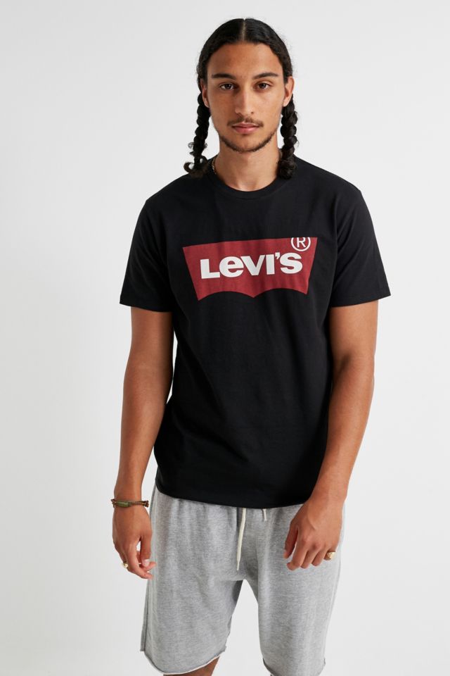 Levi’s Batwing Black T-Shirt | Urban Outfitters UK