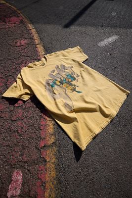 UO Gelbes Wolverine Grafik-T-Shirt