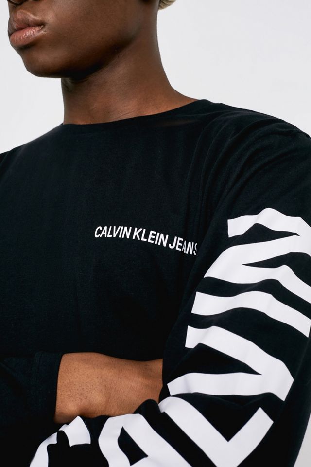 Calvin Klein Jeans Logotipo Institucional Estampado Trasero Negro Camiseta de Manga Larga #1