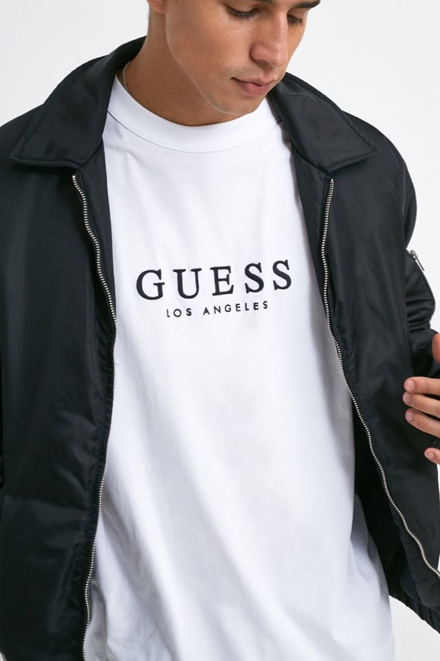 GUESS Originals - T-shirt avec logo LA, exclusivité UO #2