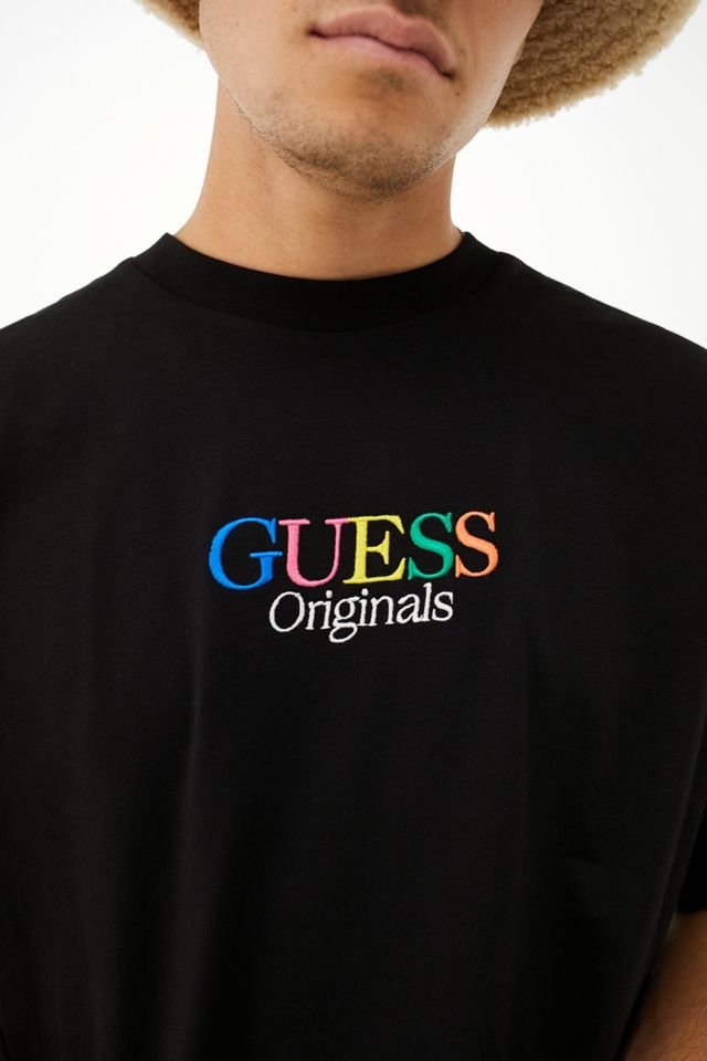 GUESS UO Exclusive – T-Shirt mit mehrfarbigem Logo in Schwarz #3