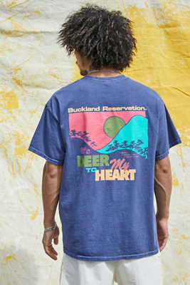 UO Deer To My Heart T-Shirt | Urban Outfitters UK