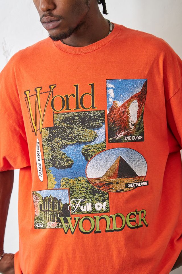 Camiseta UO Red World of Wonder #3