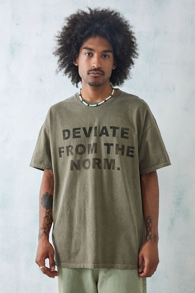 UO Khaki se desvía de la camiseta de Norm  #1