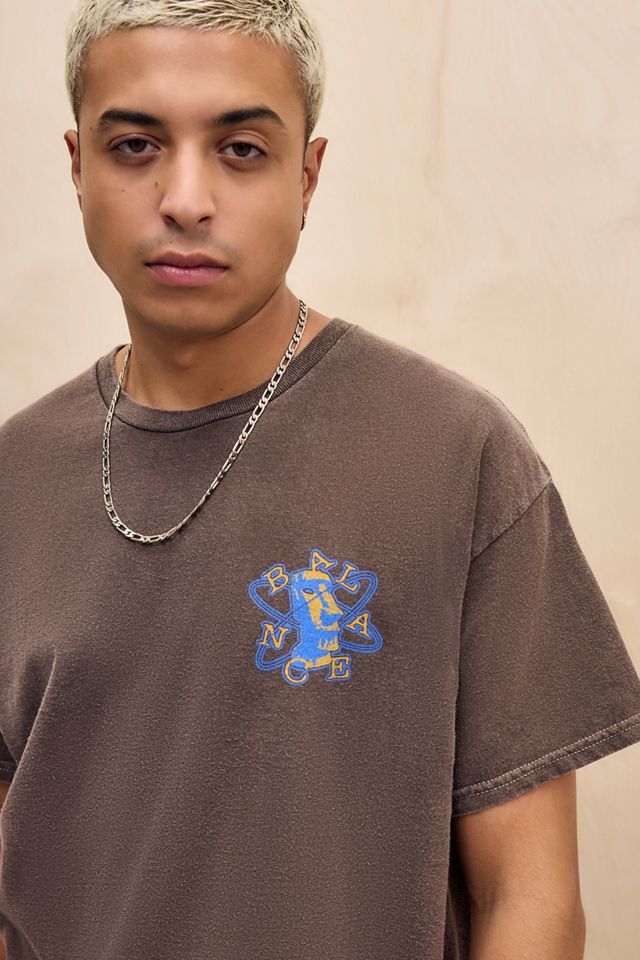 UO Braunes Balance T-Shirt #1