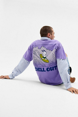 T-shirt UO Violet Snoopy Chill out par en taille: TTP - Urban Outfitters - Modalova