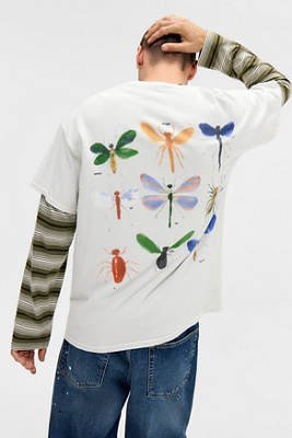 UO Butterfly T-Shirt - Cream M at Urban Outfitters