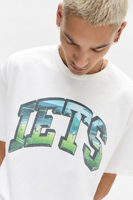 iets frans. Field Collegiated T-Shirt - Cream XS at Urban Outfitters