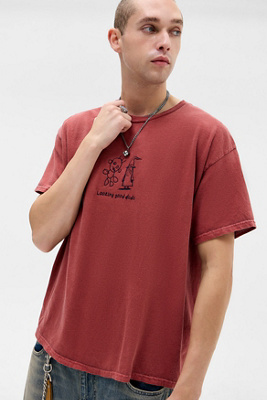 UO Wizard T-Shirt - Maroon XS at Urban Outfitters